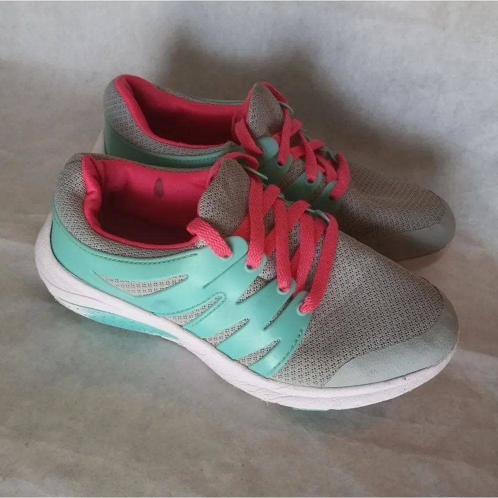 Atlhetic Works Girl's Overlay Atlhetic Shoe with Mesh Upper Gray with Aqua Pink